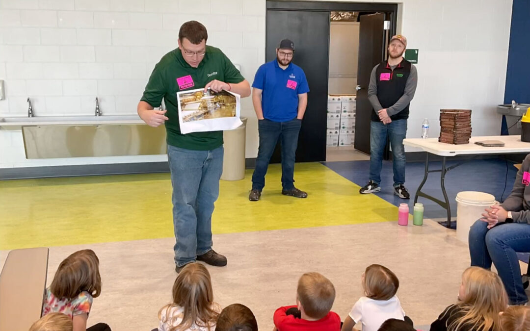 ‘Such a Great Experience’: Domtar Mill Employees Teach Papermaking to Riverside First Graders